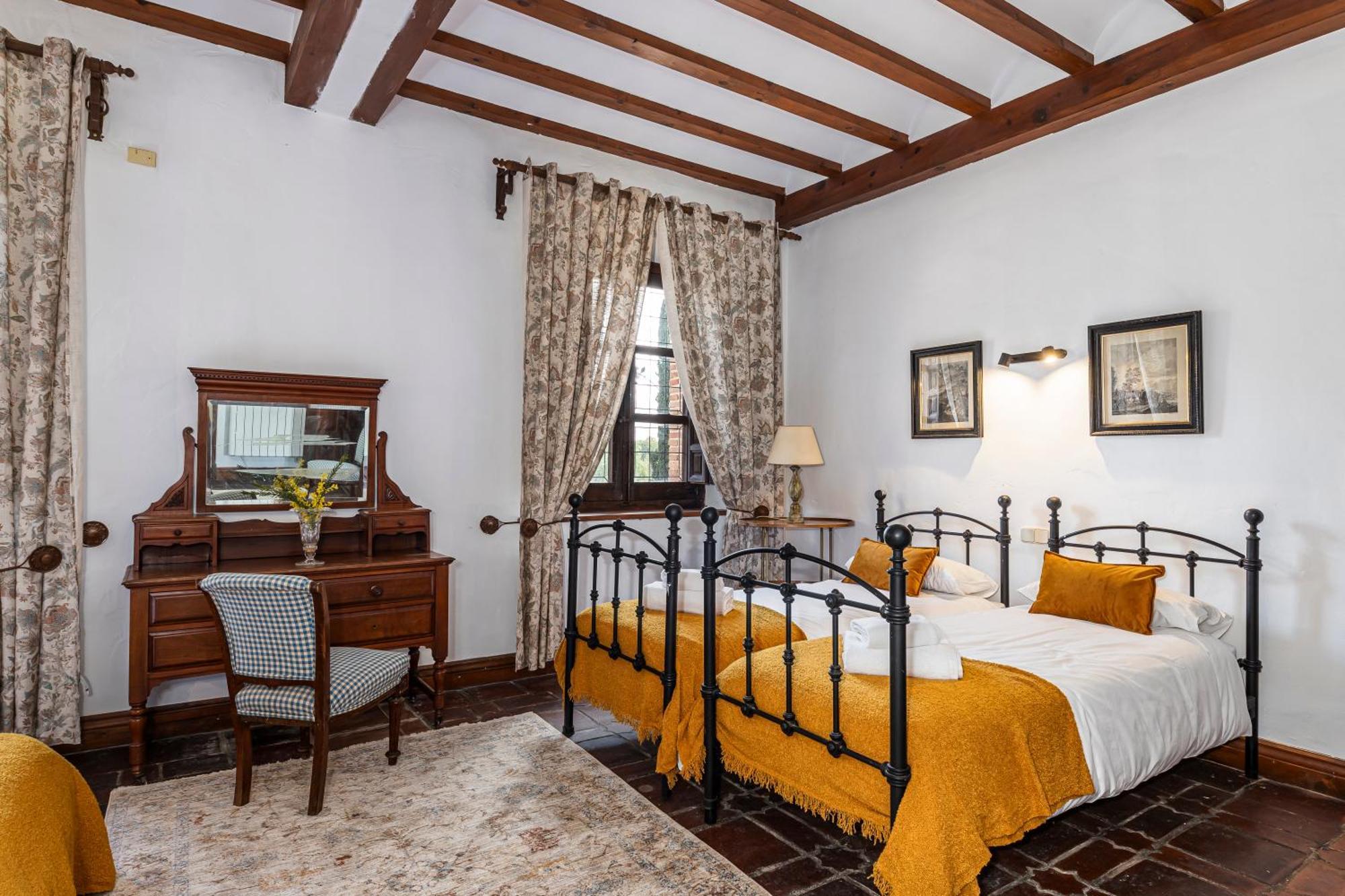 Queens Hacienda Alamedilla Toledo Argés المظهر الخارجي الصورة